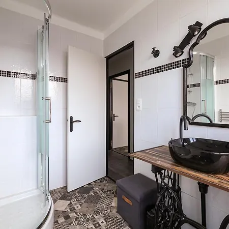 Cosy Neuf Sur Le Port De Plaisance De *